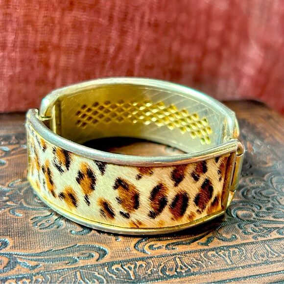 Vintage Cheetah Leopard Print Calf Hair Metal Bracelet - Picture 1 of 6